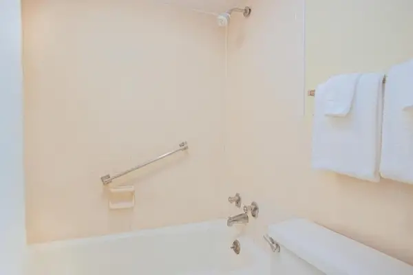 Bristol Parkway inn 7